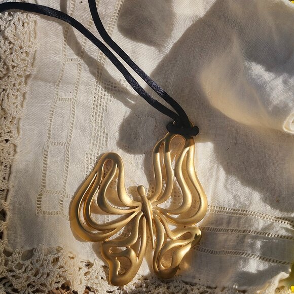 Vintage Art Nouveau Style Butterfly Pendant - Picture 1 of 7